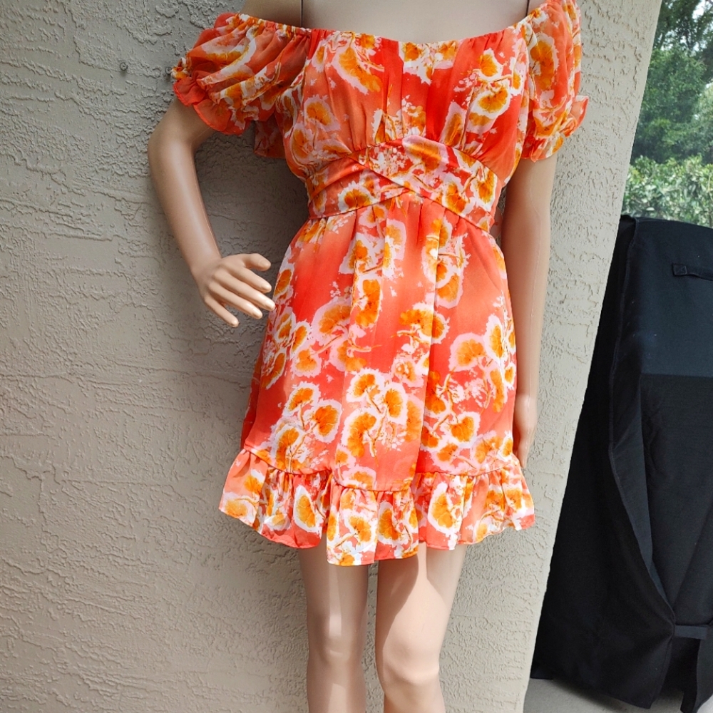 Cheeky Chic Tropic likes its hot dress